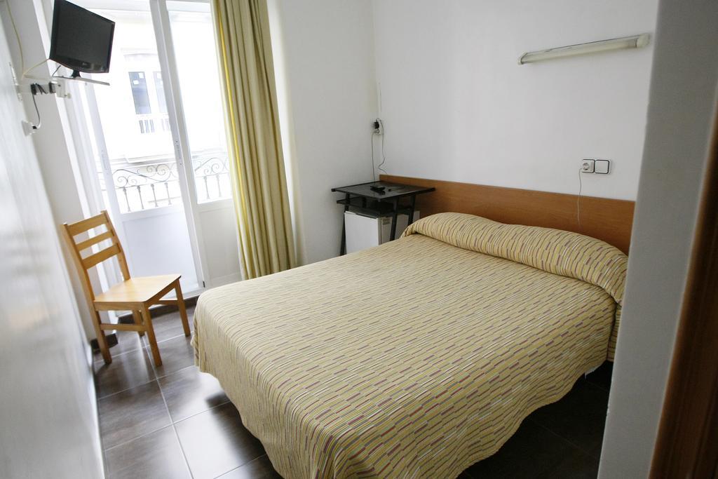 Hostal San Fernando Alicante Esterno foto