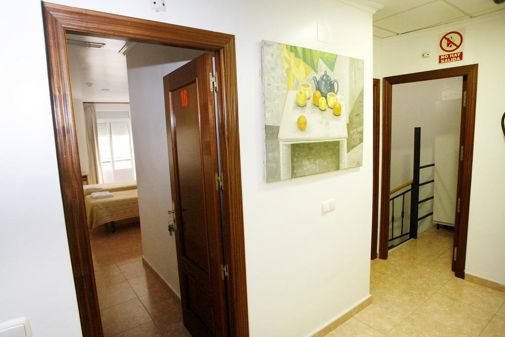 Hostal San Fernando Alicante Esterno foto