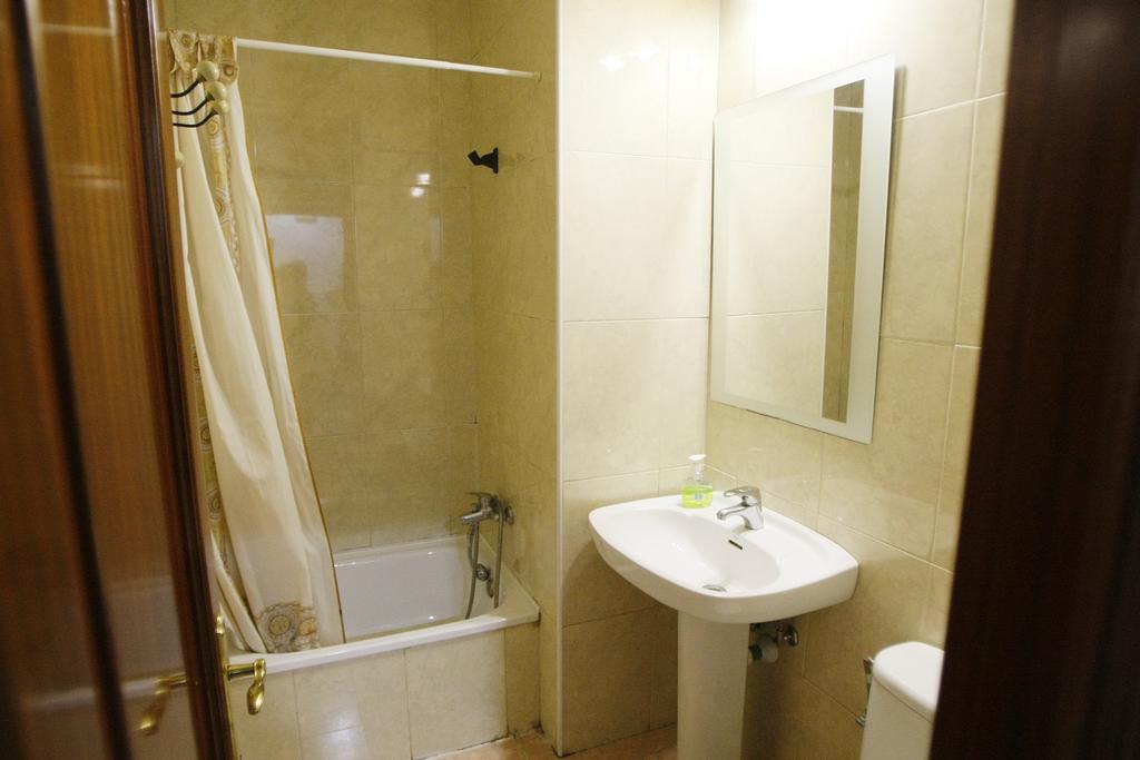 Hostal San Fernando Alicante Esterno foto