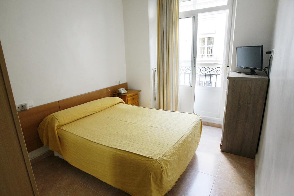 Hostal San Fernando Alicante Esterno foto