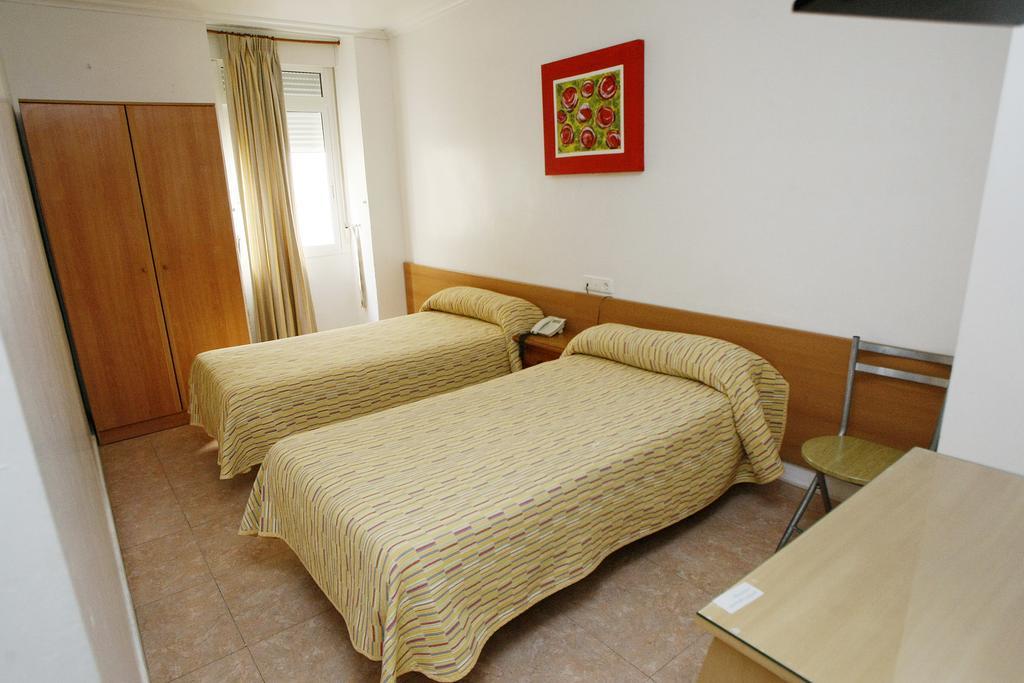 Hostal San Fernando Alicante Esterno foto