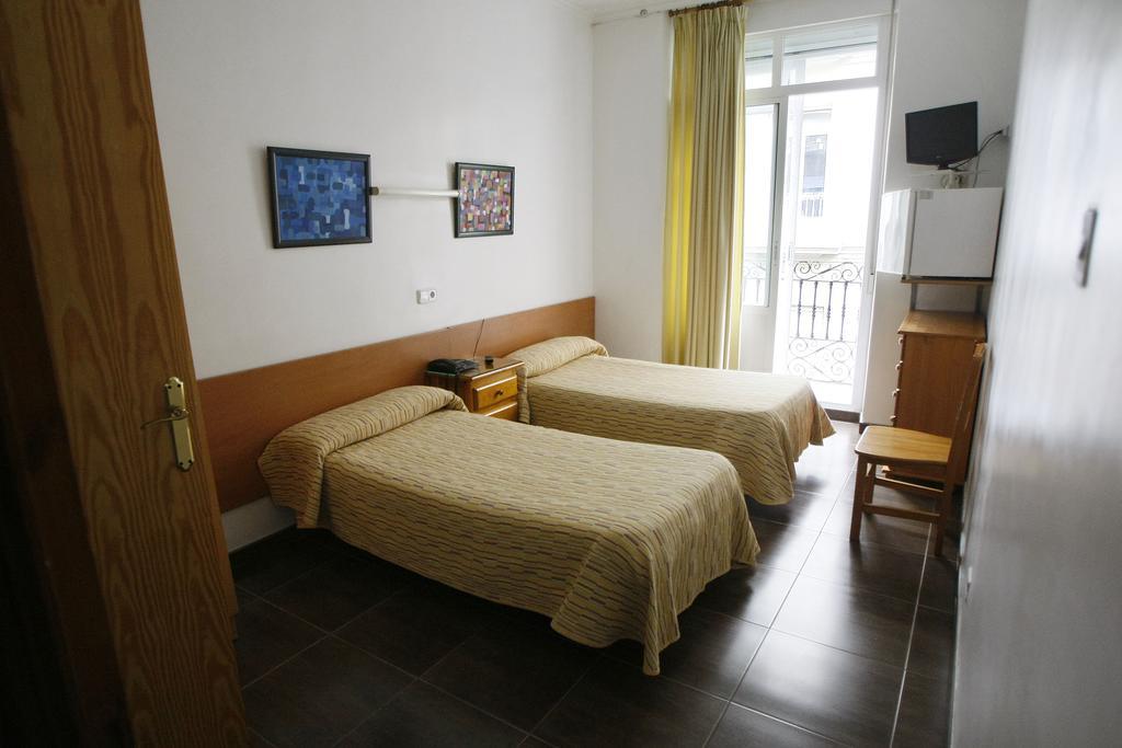 Hostal San Fernando Alicante Esterno foto